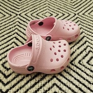 Crocs size 2/3 baby